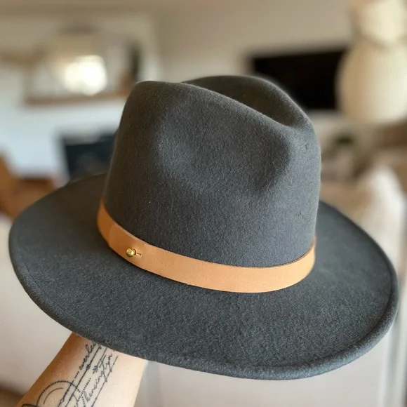 Lack Of Color - Picture 3 of 5